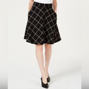 LOFT size M woman Black and White A-Line Knee-Length Skirt